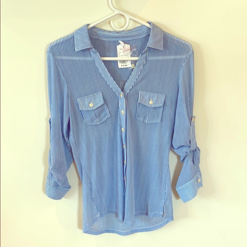 A bottom down shirt with stripes